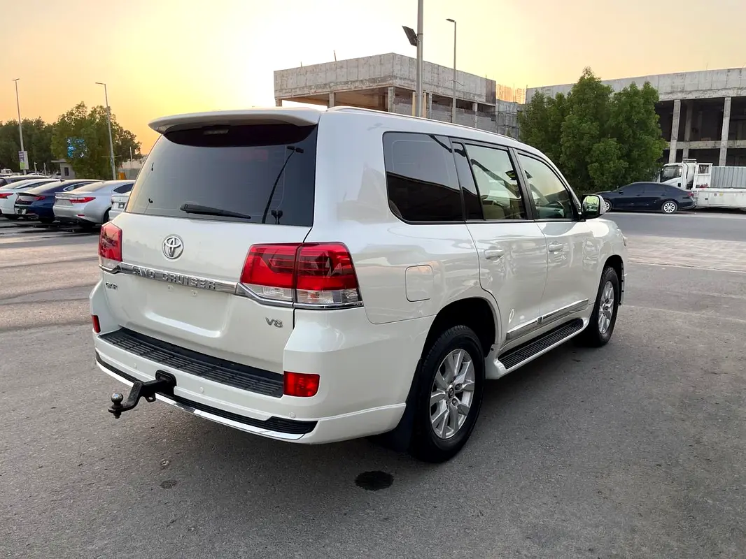 TOYOTA Land Cruiser GXR 2016 - photo 5 - Import Émirats | International Cars