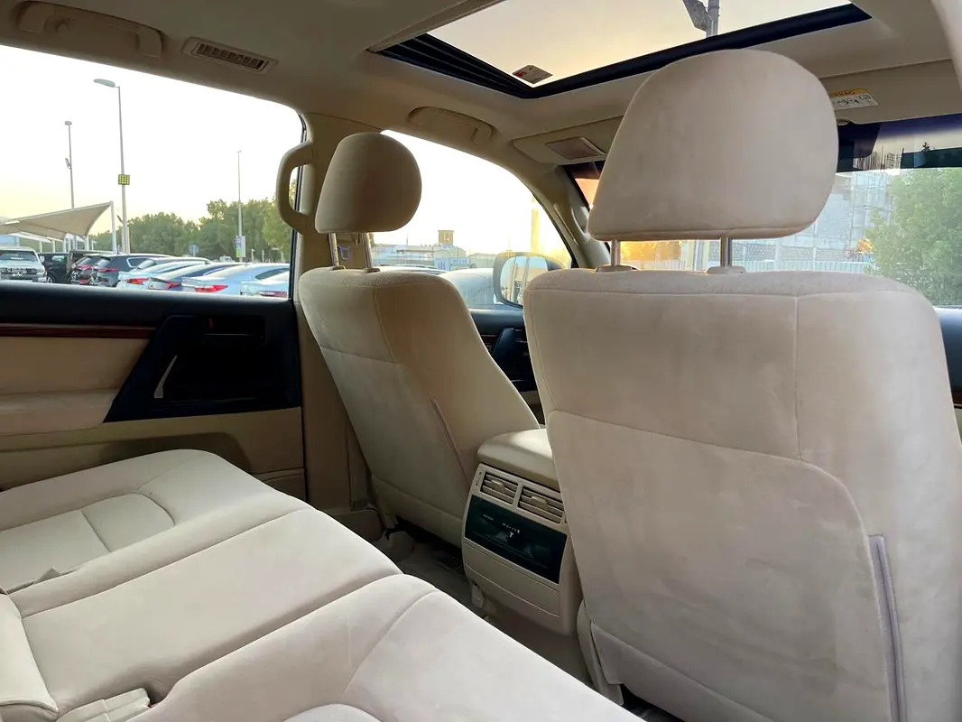 TOYOTA Land Cruiser GXR 2016 - photo 9 - Import Émirats | International Cars