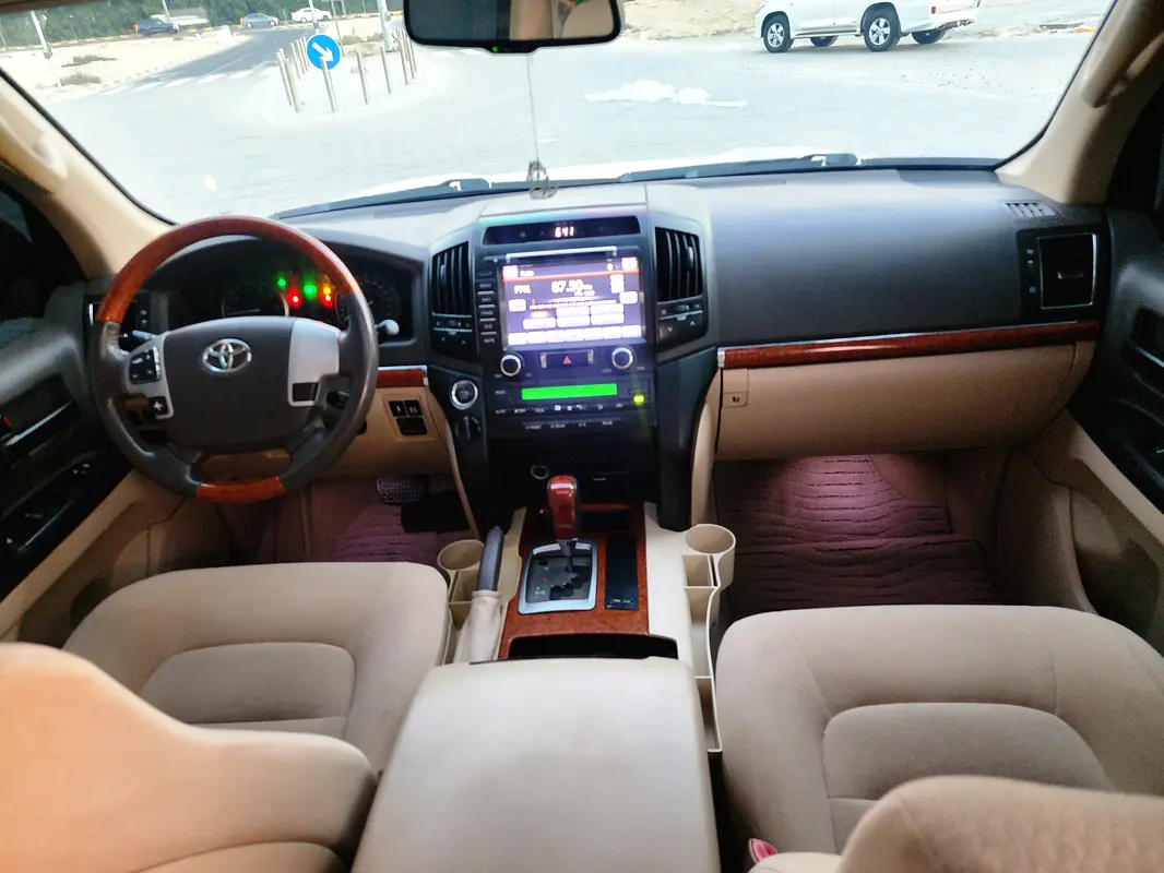 TOYOTA Land Cruiser 4.6L 2014 - photo 11 - Import Émirats | International Cars