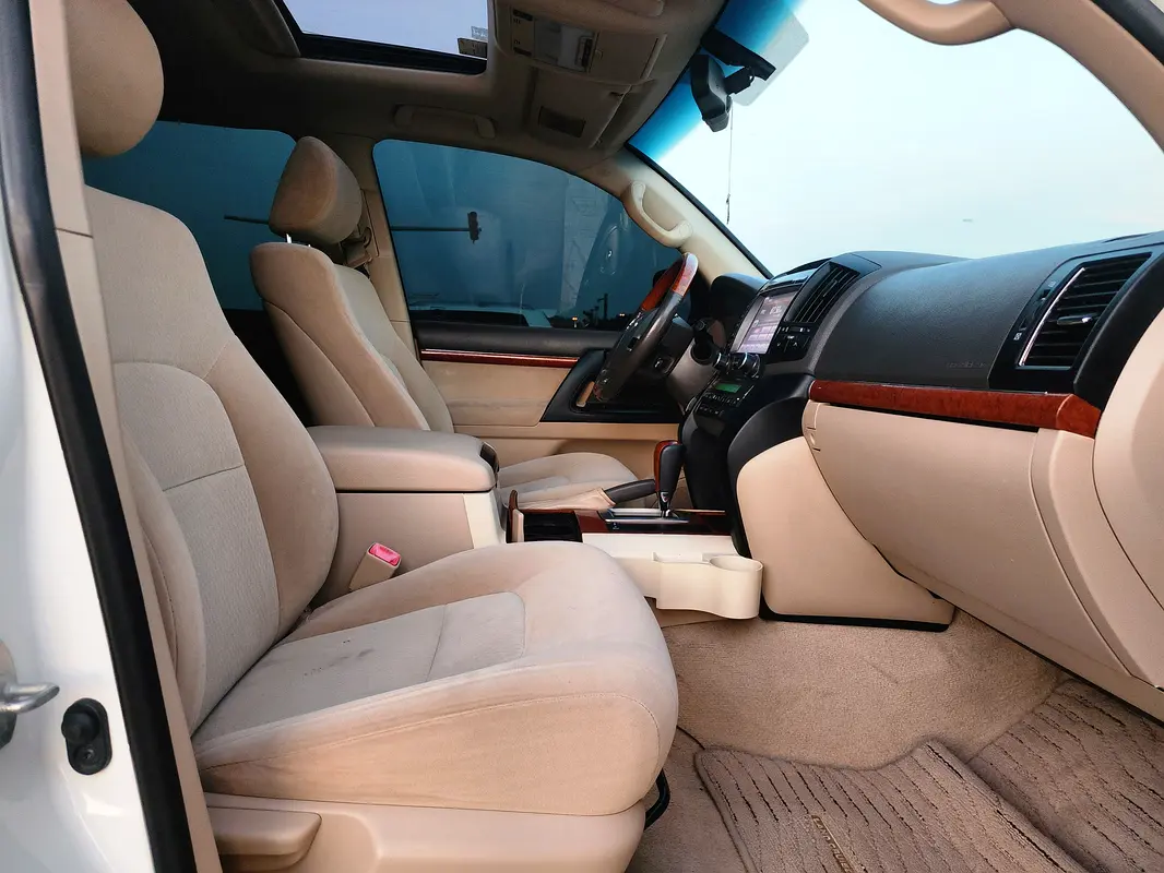 TOYOTA Land Cruiser 4.6L 2014 - photo 12 - Import Émirats | International Cars