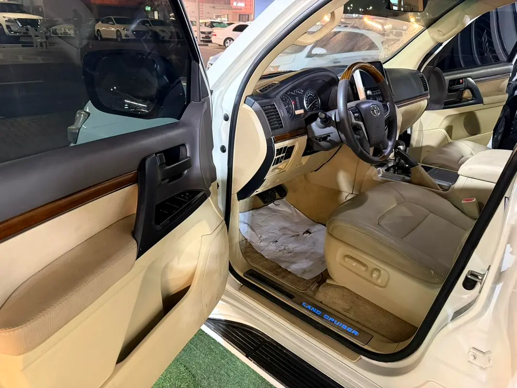 TOYOTA Land Cruiser 4.0L 2016 - photo 9 - Import Émirats | International Cars