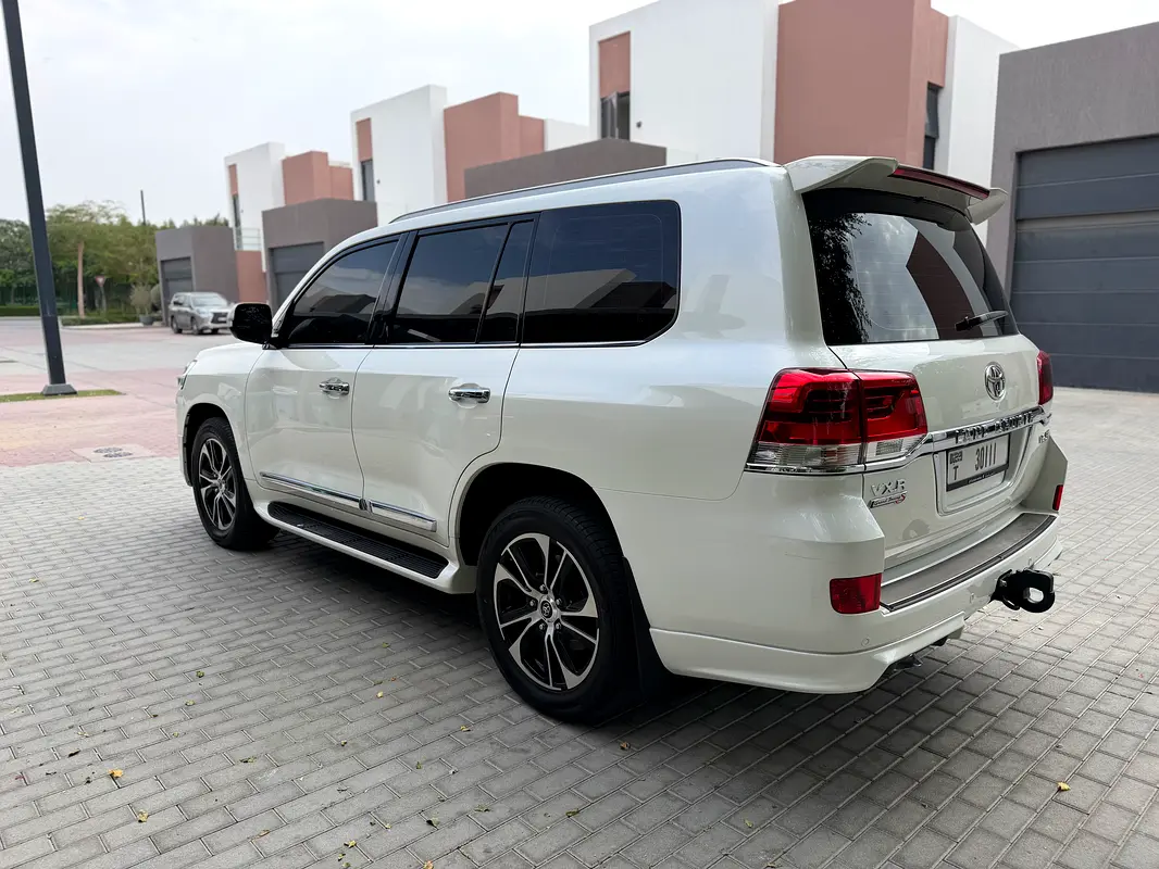 TOYOTA Land Cruiser VXR Grand Touring 2021 - photo 10 - Import Émirats | International Cars