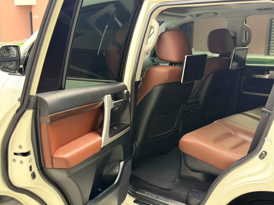 TOYOTA Land Cruiser VXR Grand Touring 2021 - photo 11 - Import Émirats | International Cars