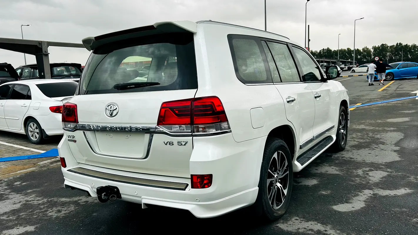 TOYOTA Land Cruiser VXR Grand Touring 2021 - photo 3 - Import Émirats | International Cars