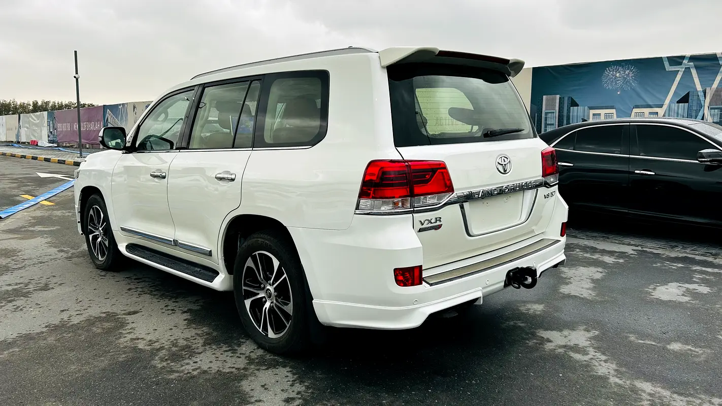 TOYOTA Land Cruiser VXR Grand Touring 2021 - photo 4 - Import Émirats | International Cars