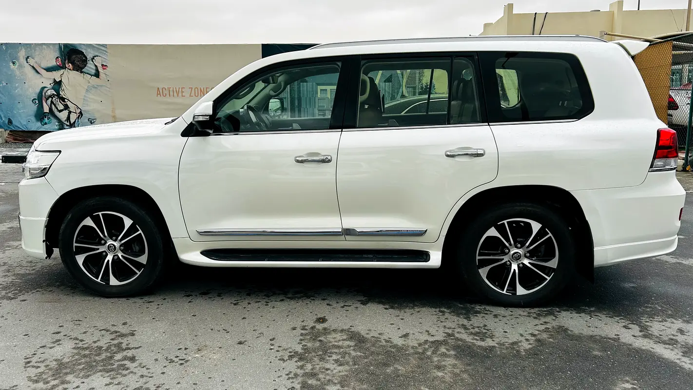 TOYOTA Land Cruiser VXR Grand Touring 2021 - photo 8 - Import Émirats | International Cars