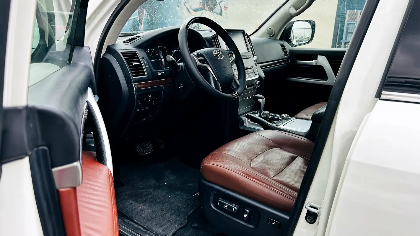 TOYOTA Land Cruiser VXR Grand Touring 2021 - photo 9 - Import Émirats | International Cars