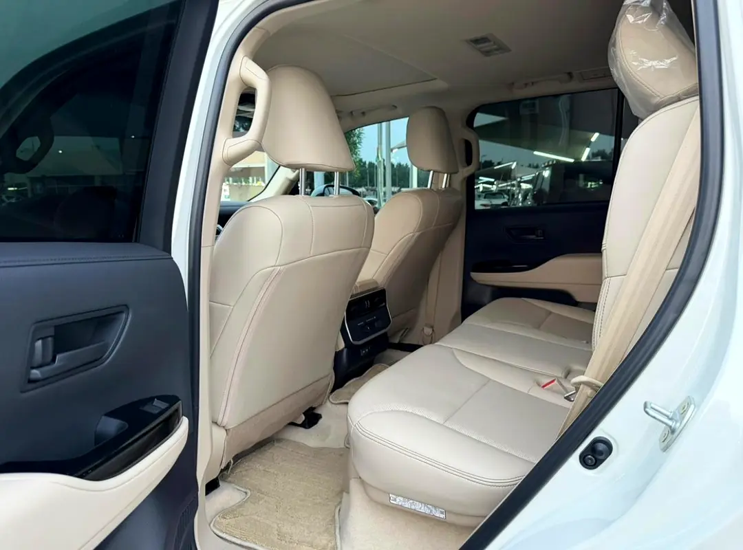 TOYOTA Land Cruiser GXR 2024 - photo 12 - Import Émirats | International Cars