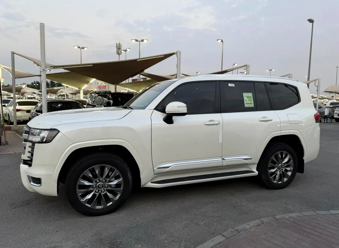 TOYOTA Land Cruiser GXR 2024 - photo 5 - Import Émirats | International Cars