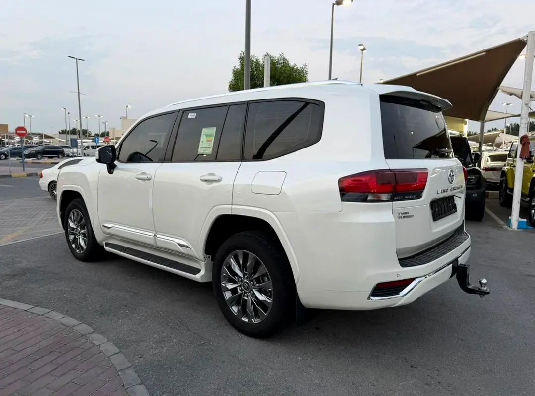 TOYOTA Land Cruiser GXR 2024 - photo 9 - Import Émirats | International Cars