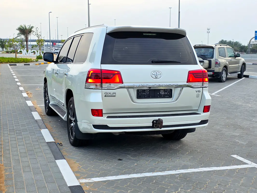 TOYOTA Land Cruiser GXR Grand Touring 2021 - photo 4 - Import Émirats | International Cars