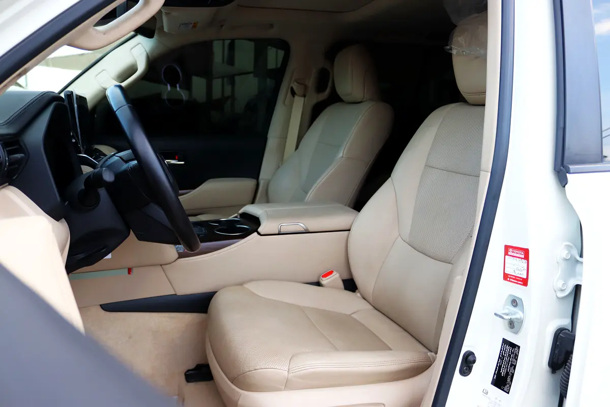 TOYOTA Land Cruiser GXR 2024 - photo 10 - Import Émirats | International Cars