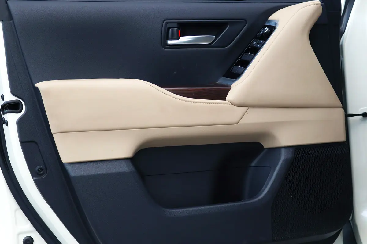 TOYOTA Land Cruiser GXR 2024 - photo 11 - Import Émirats | International Cars