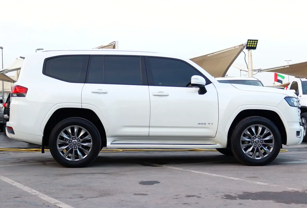 TOYOTA Land Cruiser GXR 2024 - photo 6 - Import Émirats | International Cars
