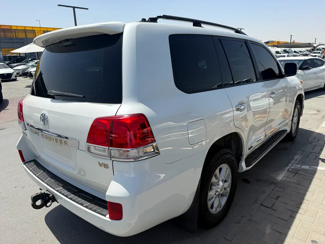 TOYOTA Land Cruiser GXR 2009 - photo 10 - Import Émirats | International Cars