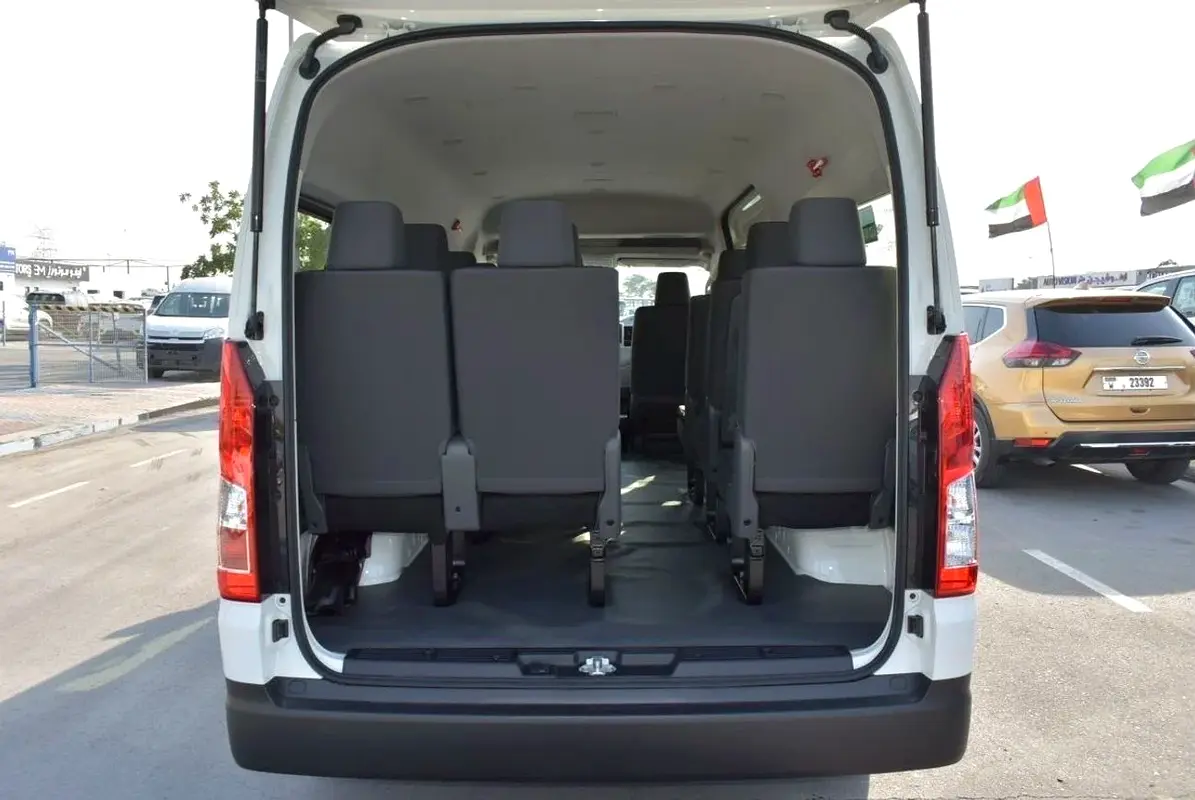 TOYOTA Hiace Standard 2026 - photo 7 - Import Émirats | International Cars