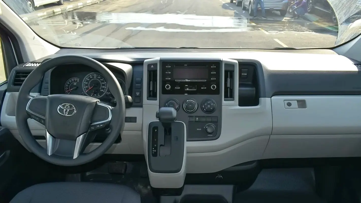 TOYOTA Hiace Standard 2026 - photo 9 - Import Émirats | International Cars