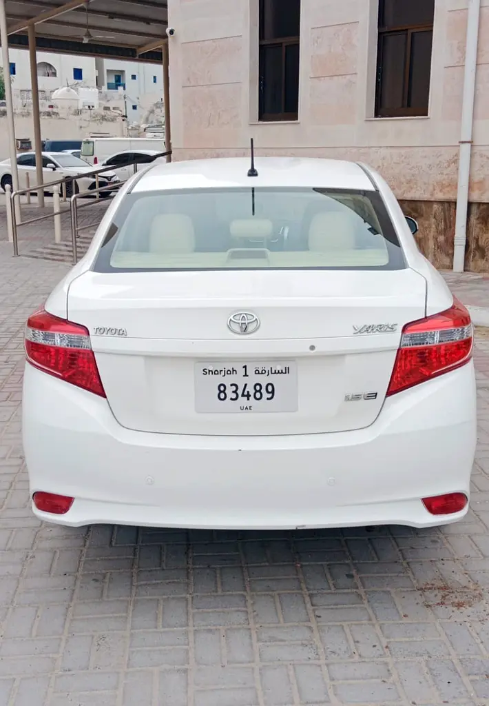 TOYOTA Yaris SE 2017 - photo 8 - Import Émirats | International Cars