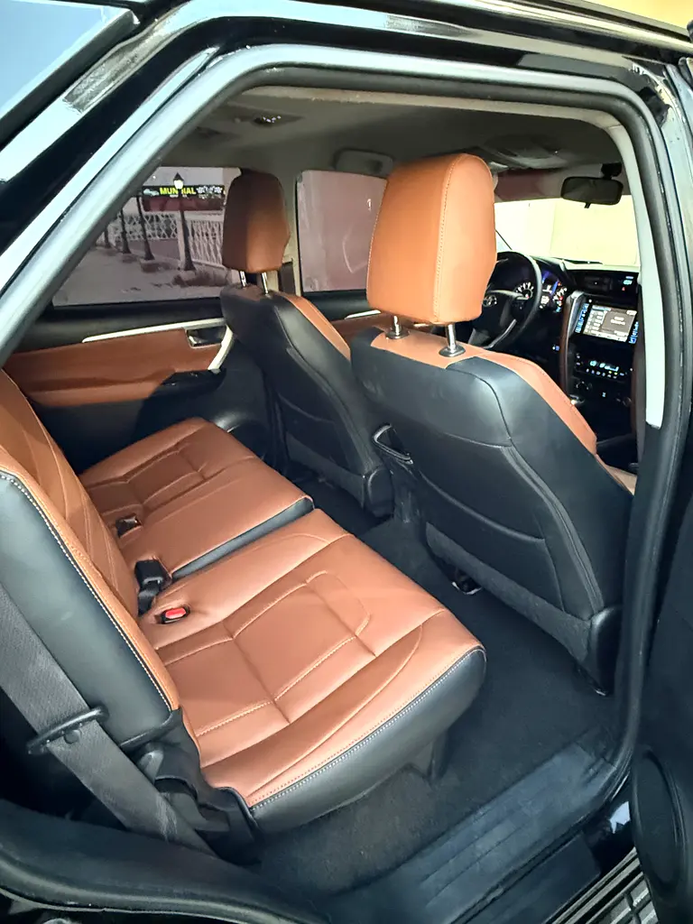 TOYOTA Fortuner VXR 2016 - photo 10 - Import Émirats | International Cars