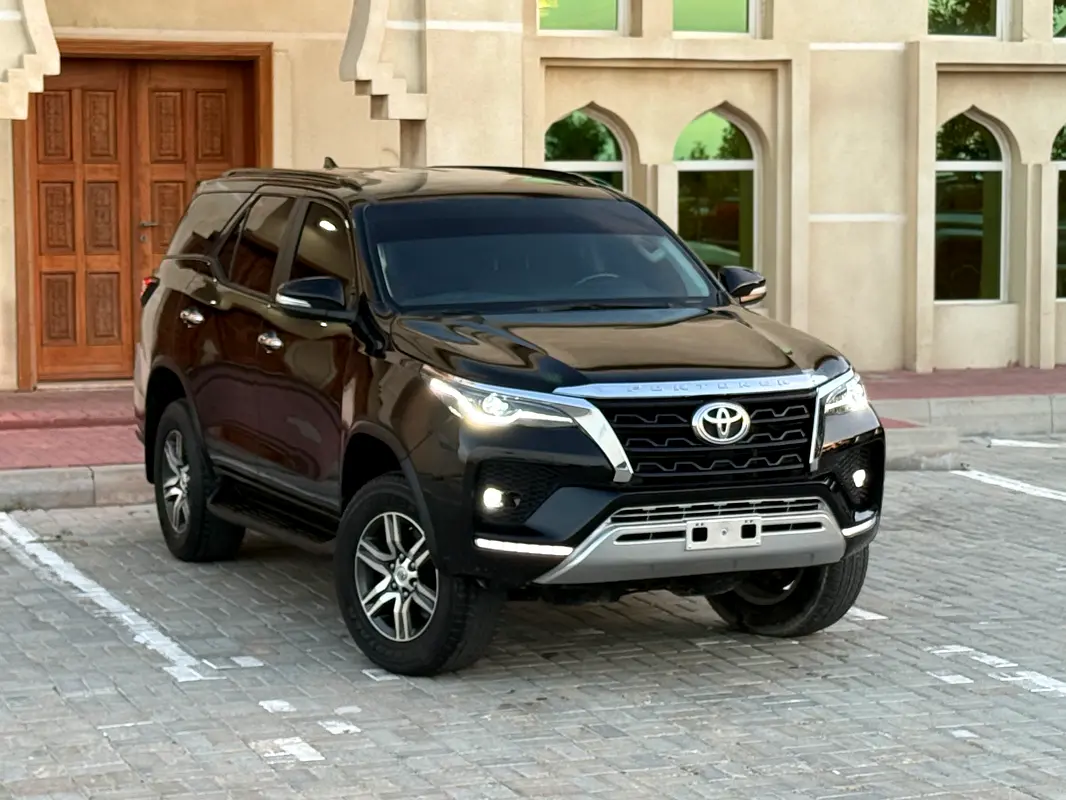 TOYOTA Fortuner VXR 2016 - photo 2 - Import Émirats | International Cars