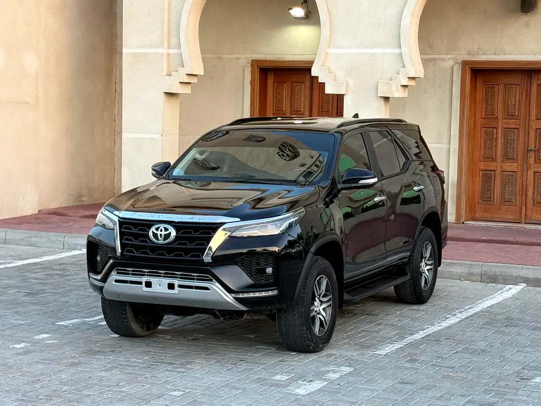 TOYOTA Fortuner VXR 2016 - photo 3 - Import Émirats | International Cars