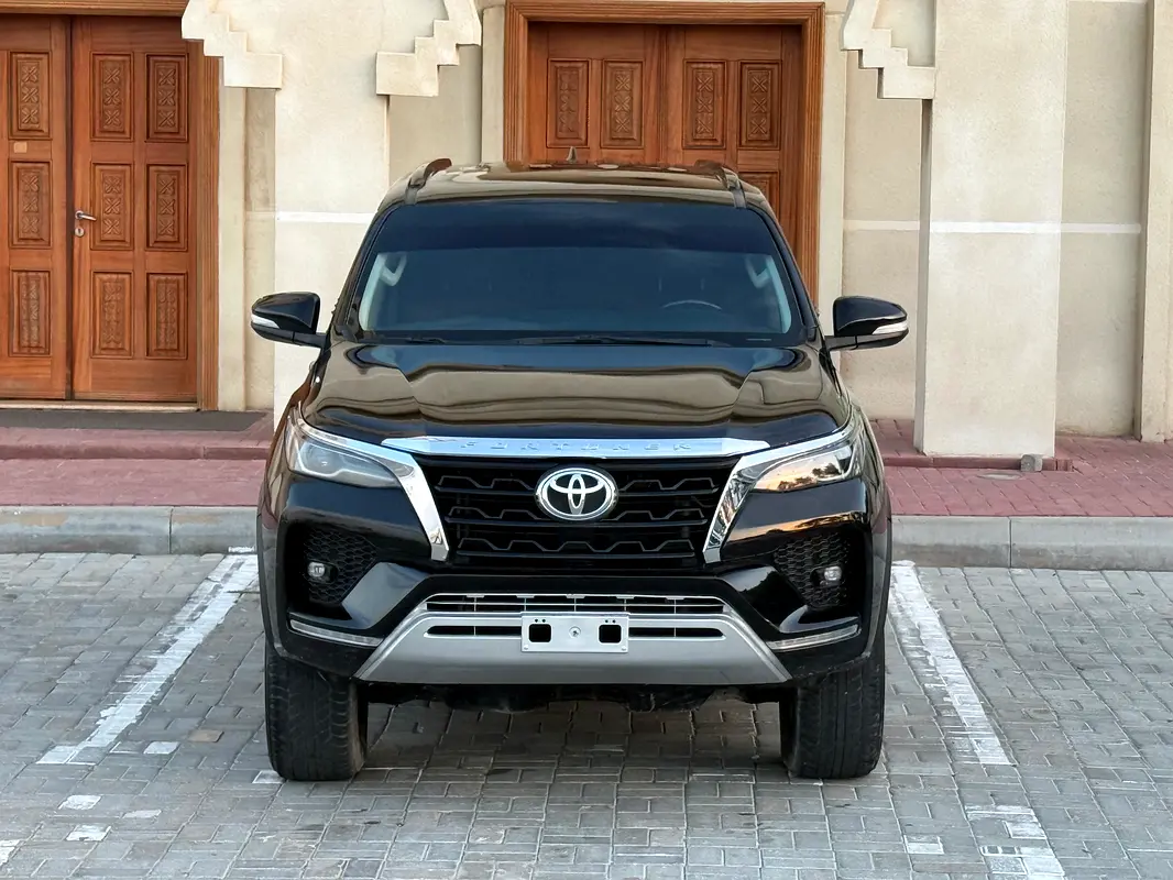 TOYOTA Fortuner VXR 2016 - photo 5 - Import Émirats | International Cars