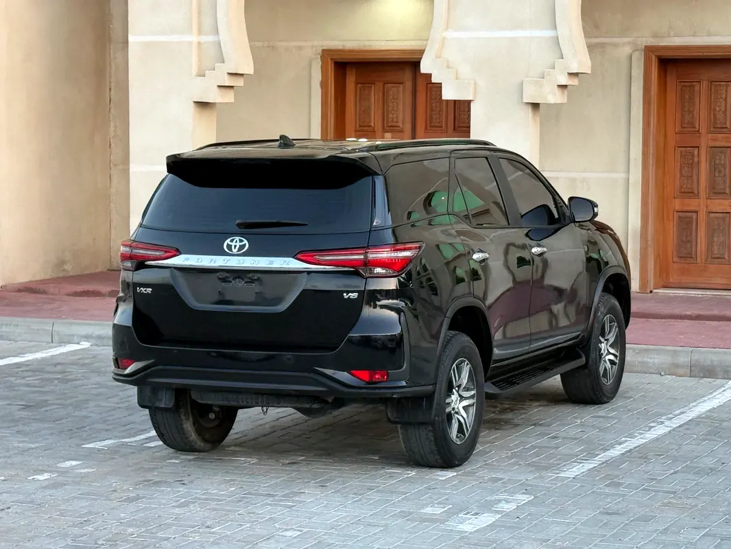TOYOTA Fortuner VXR 2016 - photo 7 - Import Émirats | International Cars