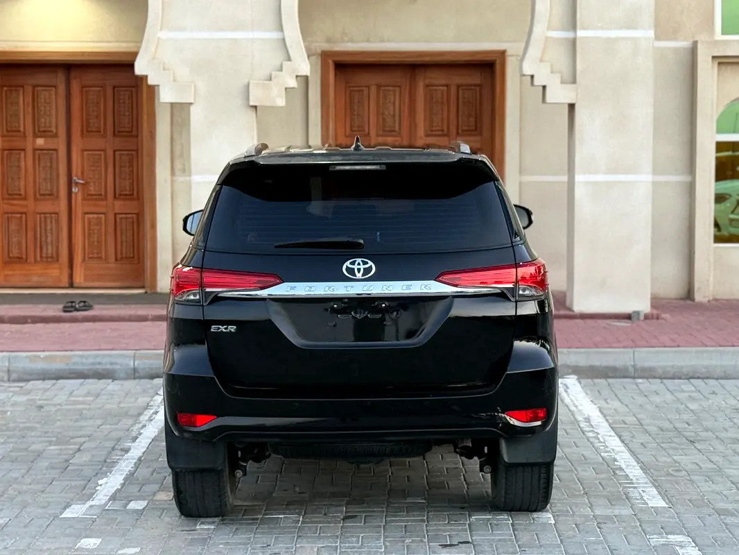 TOYOTA Fortuner EXR 2020 - photo 7 - Import Émirats | International Cars