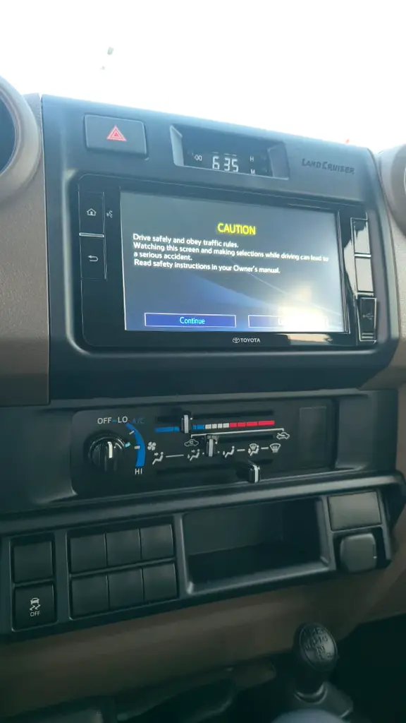 TOYOTA Land Cruiser 70 Series LC 79 Base 2024 - photo 11 - Import Émirats | International Cars