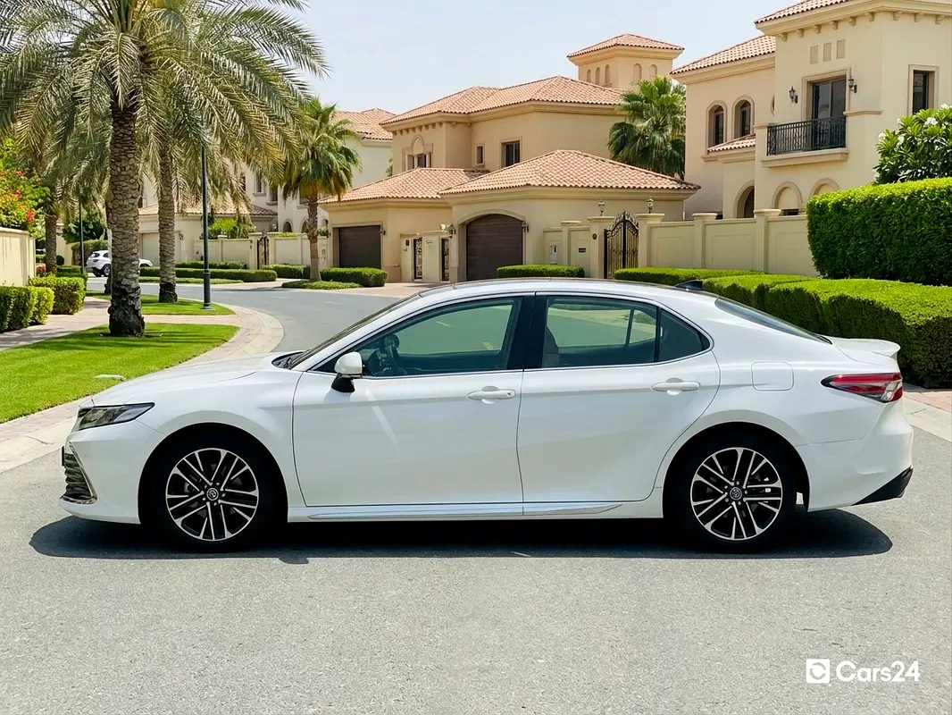 TOYOTA Camry GLE 2025 - photo 3 - Import Émirats | International Cars