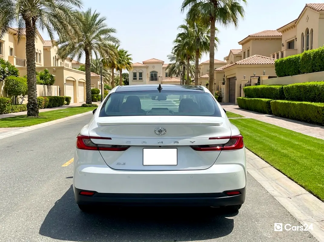 TOYOTA Camry GLE 2025 - photo 4 - Import Émirats | International Cars