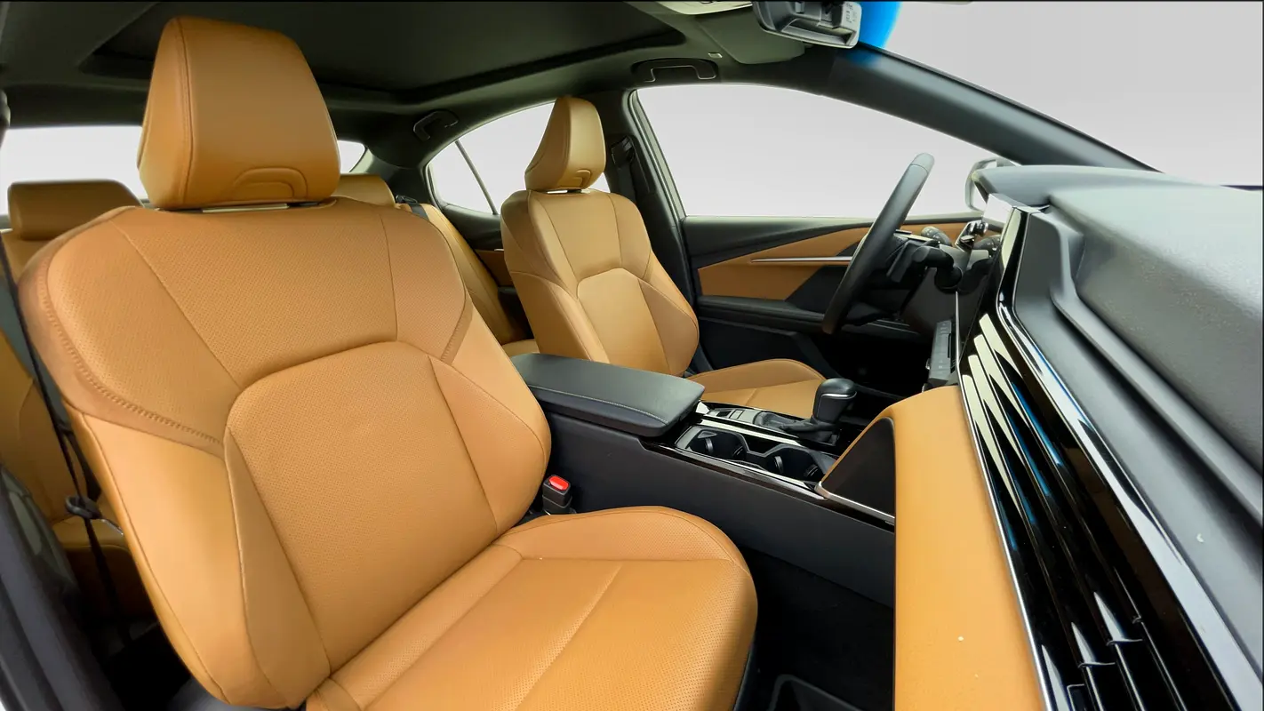 TOYOTA Camry GLE 2025 - photo 6 - Import Émirats | International Cars