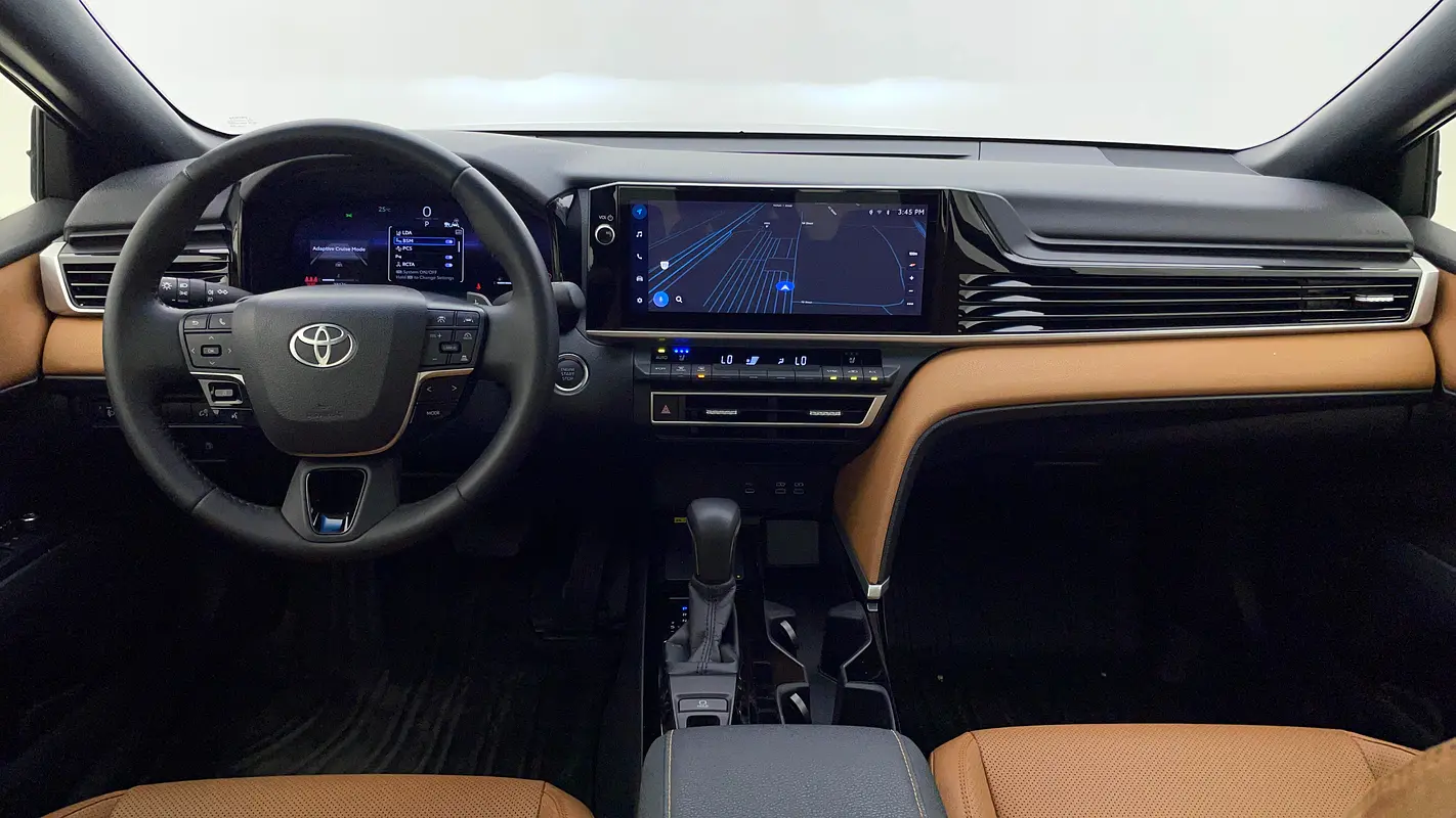 TOYOTA Camry GLE 2025 - photo 7 - Import Émirats | International Cars