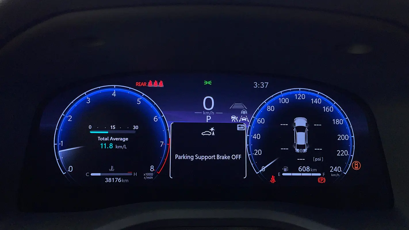 TOYOTA Camry GLE 2025 - photo 9 - Import Émirats | International Cars