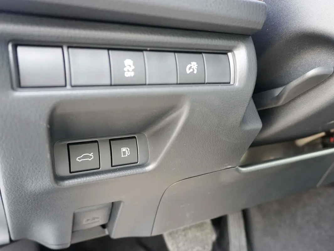 TOYOTA Camry GLE 2025 - photo 10 - Import Émirats | International Cars