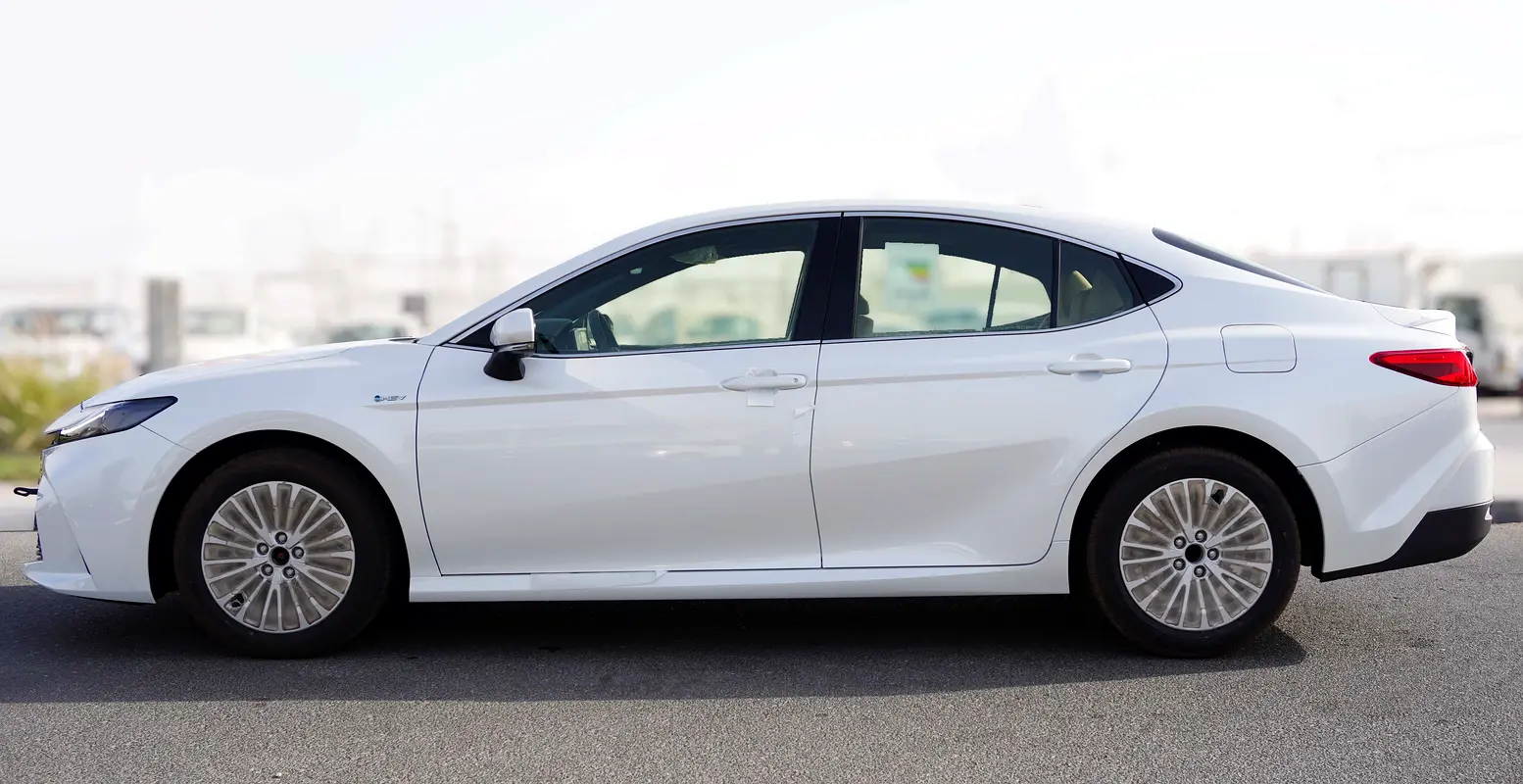 TOYOTA Camry GLE 2025 - photo 4 - Import Émirats | International Cars