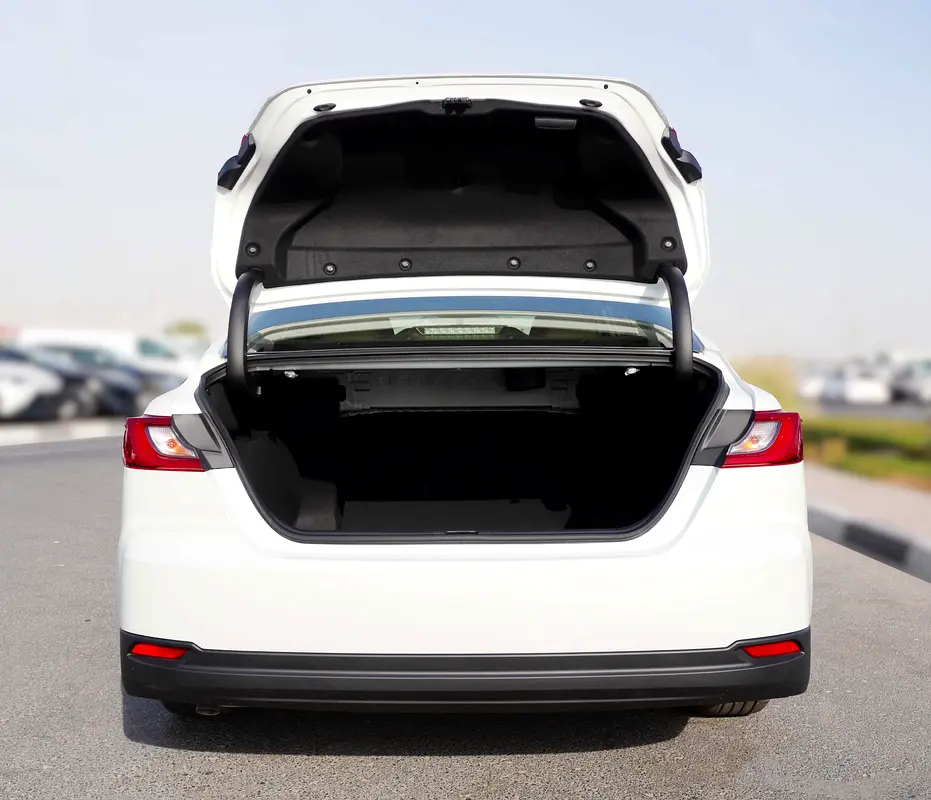 TOYOTA Camry GLE 2025 - photo 7 - Import Émirats | International Cars