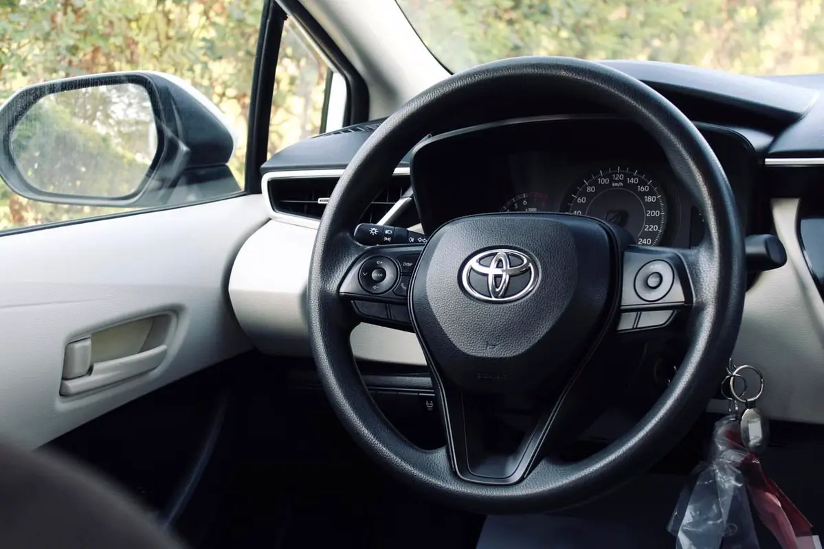 TOYOTA Corolla XLI 2022 - photo 9 - Import Émirats | International Cars