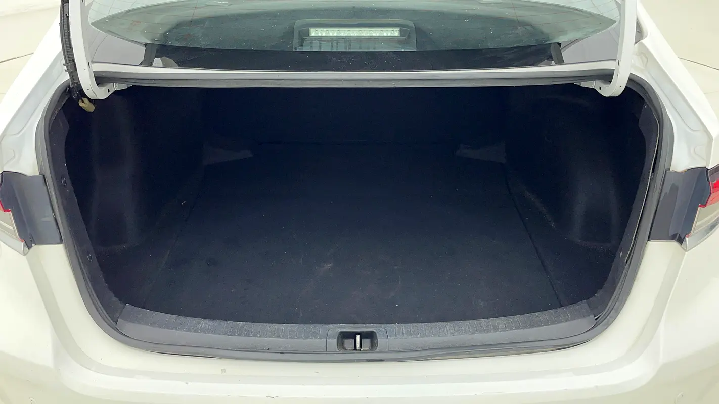 TOYOTA Corolla XLI 2022 - photo 11 - Import Émirats | International Cars