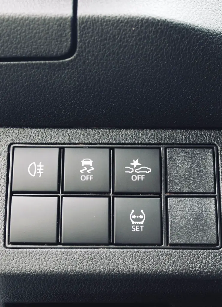 TOYOTA Yaris G 2023 - photo 11 - Import Émirats | International Cars