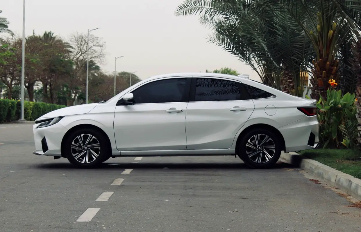 TOYOTA Yaris G 2023 - photo 3 - Import Émirats | International Cars