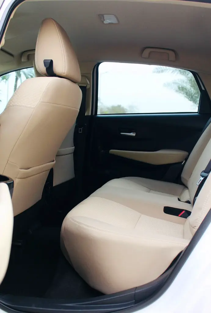 TOYOTA Yaris G 2023 - photo 6 - Import Émirats | International Cars