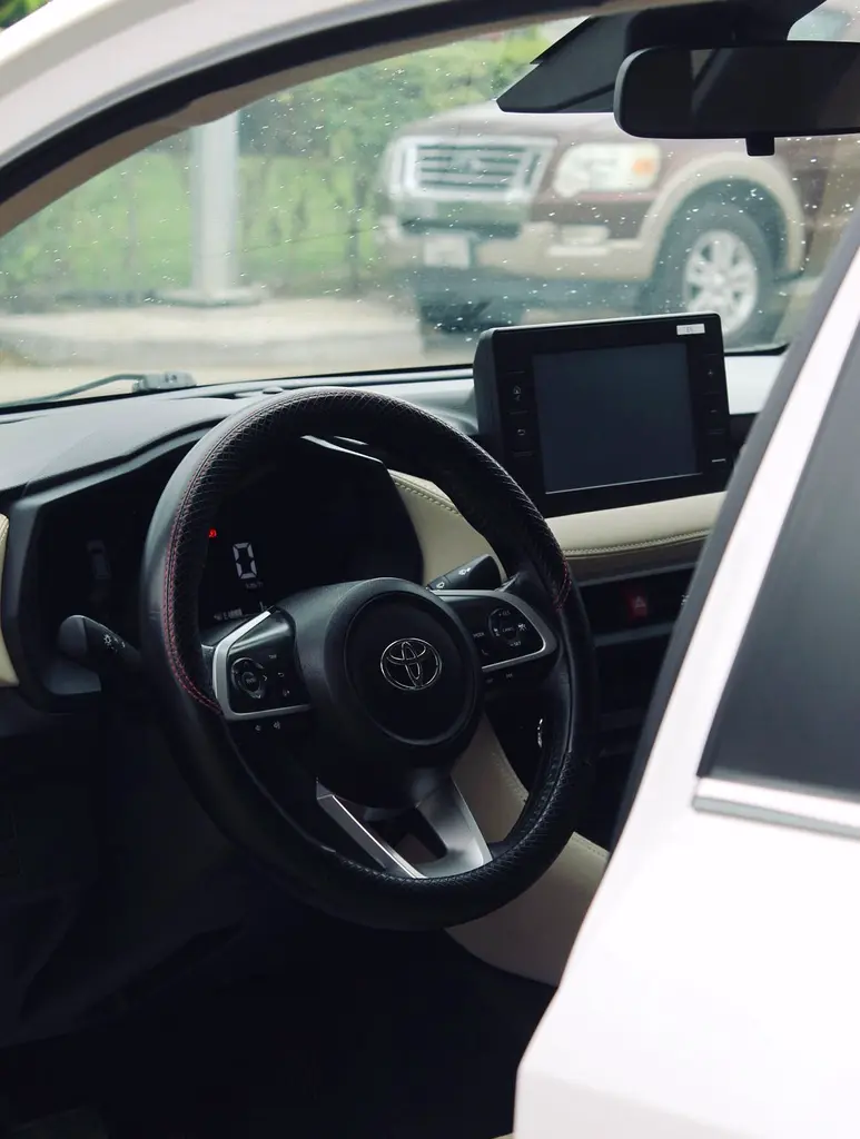 TOYOTA Yaris G 2023 - photo 7 - Import Émirats | International Cars