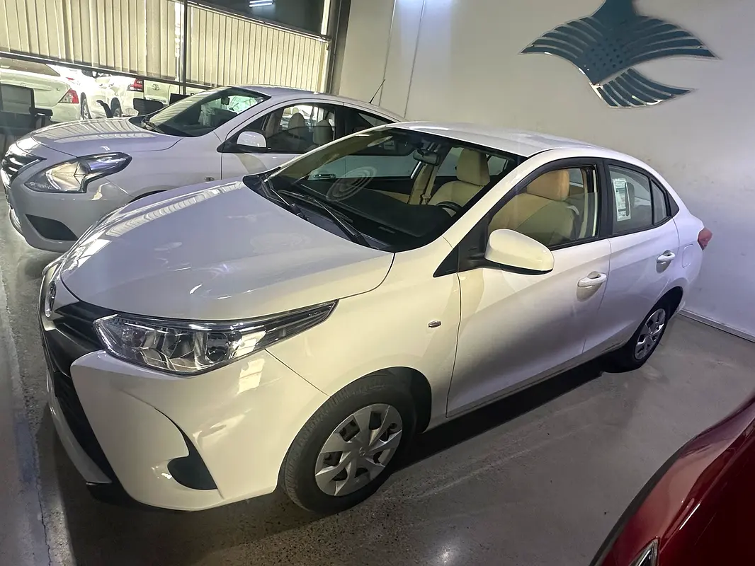 TOYOTA Yaris SE 2022