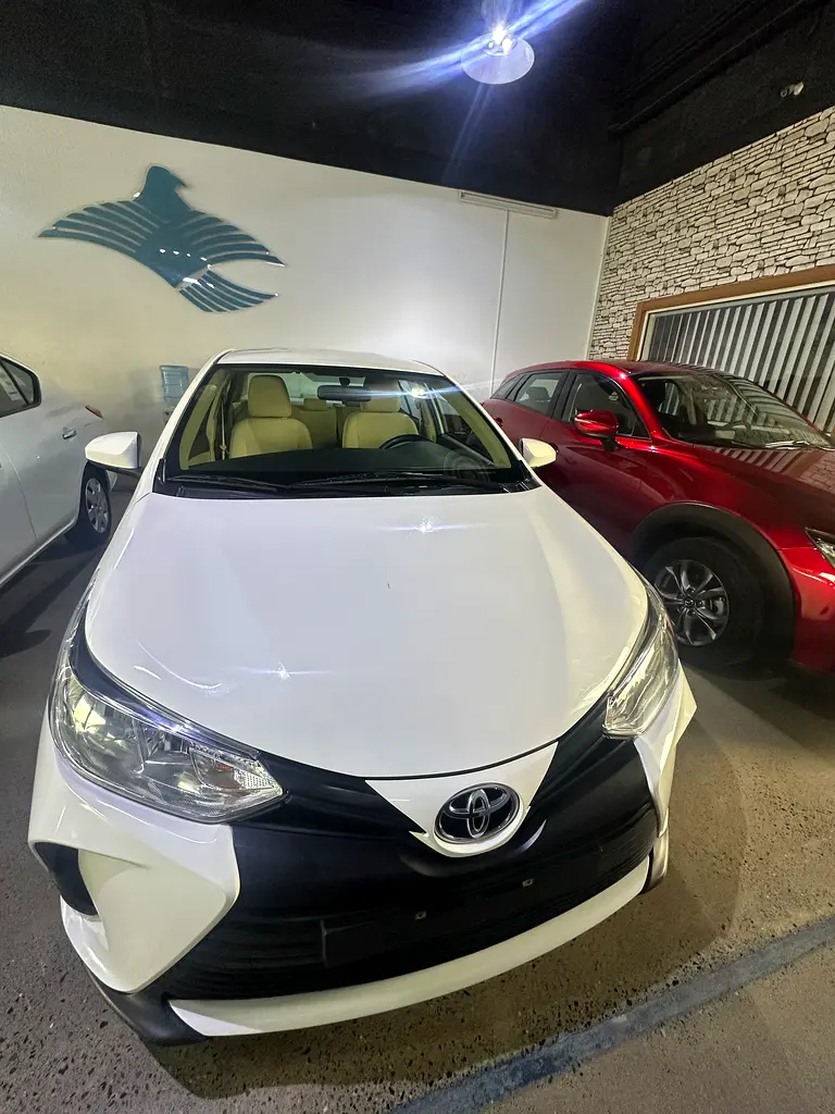 TOYOTA Yaris SE 2022 - photo 2 - Import Émirats | International Cars