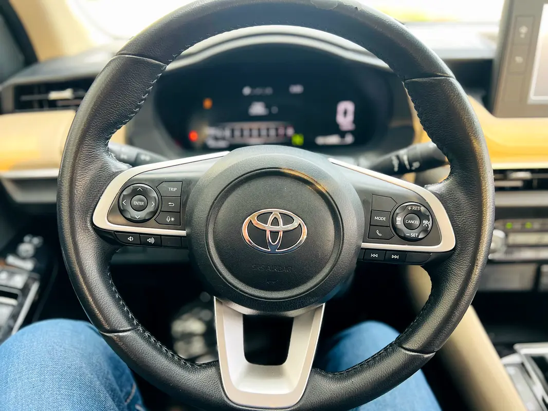 TOYOTA Yaris G 2024 - photo 10 - Import Émirats | International Cars