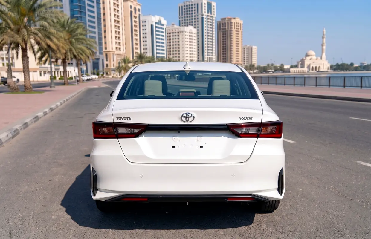 TOYOTA Yaris E 2023 - photo 4 - Import Émirats | International Cars