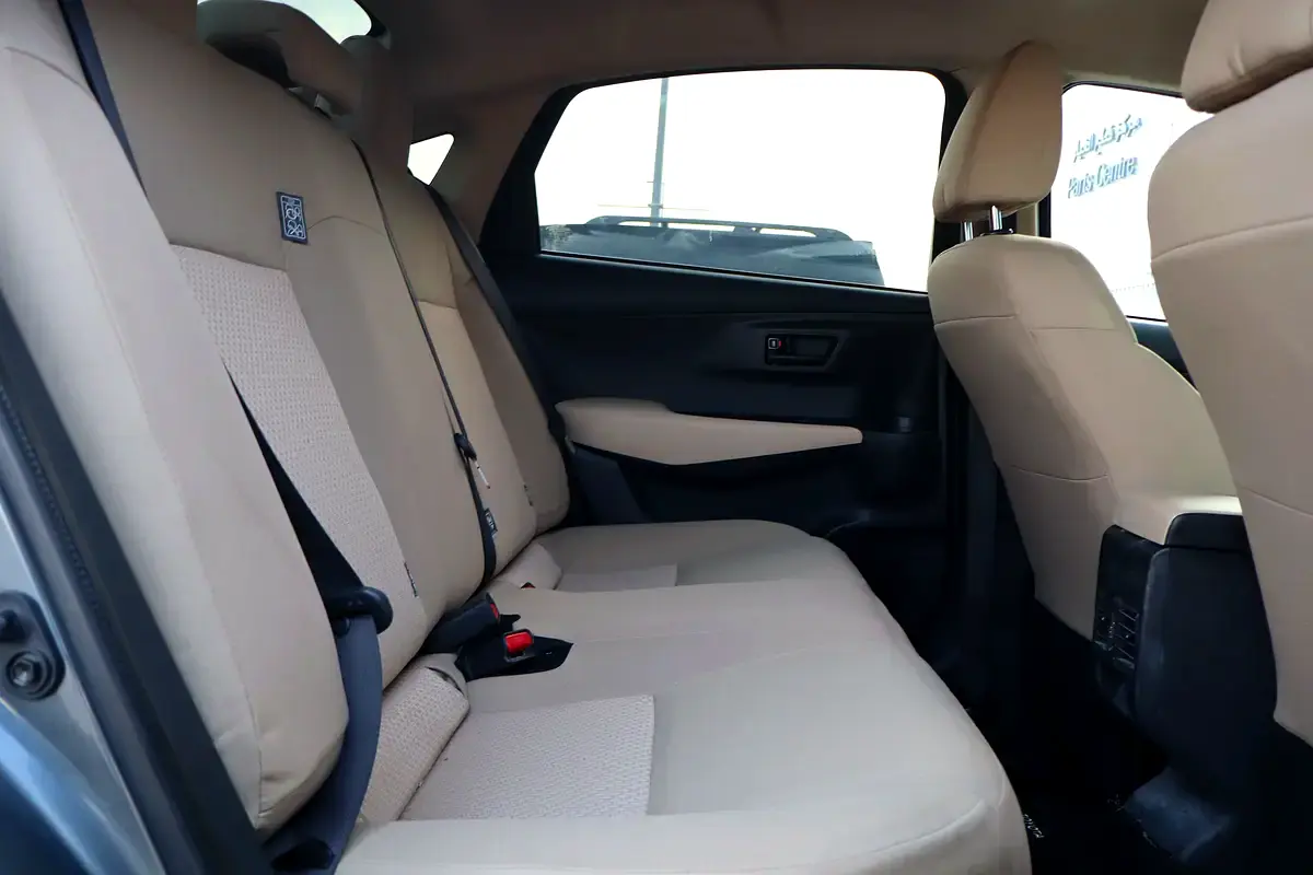 TOYOTA Yaris E 2023 - photo 8 - Import Émirats | International Cars