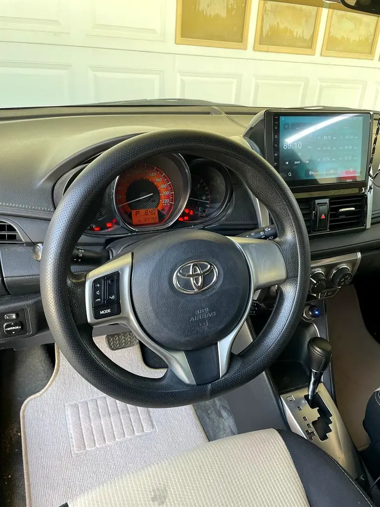 TOYOTA Yaris Other 2017 - photo 5 - Import Émirats | International Cars