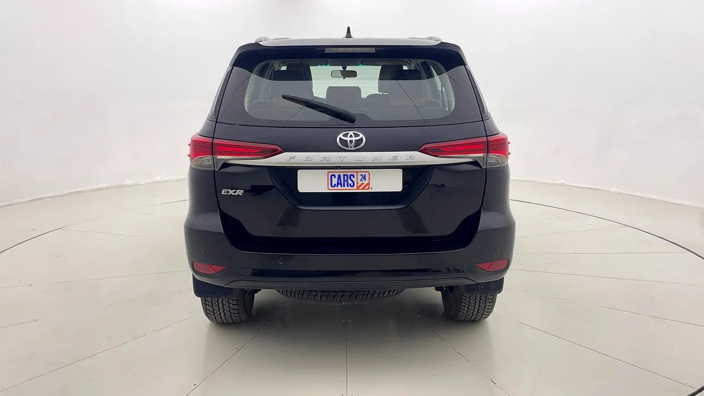 TOYOTA Fortuner EXR 2025 - photo 4 - Import Émirats | International Cars